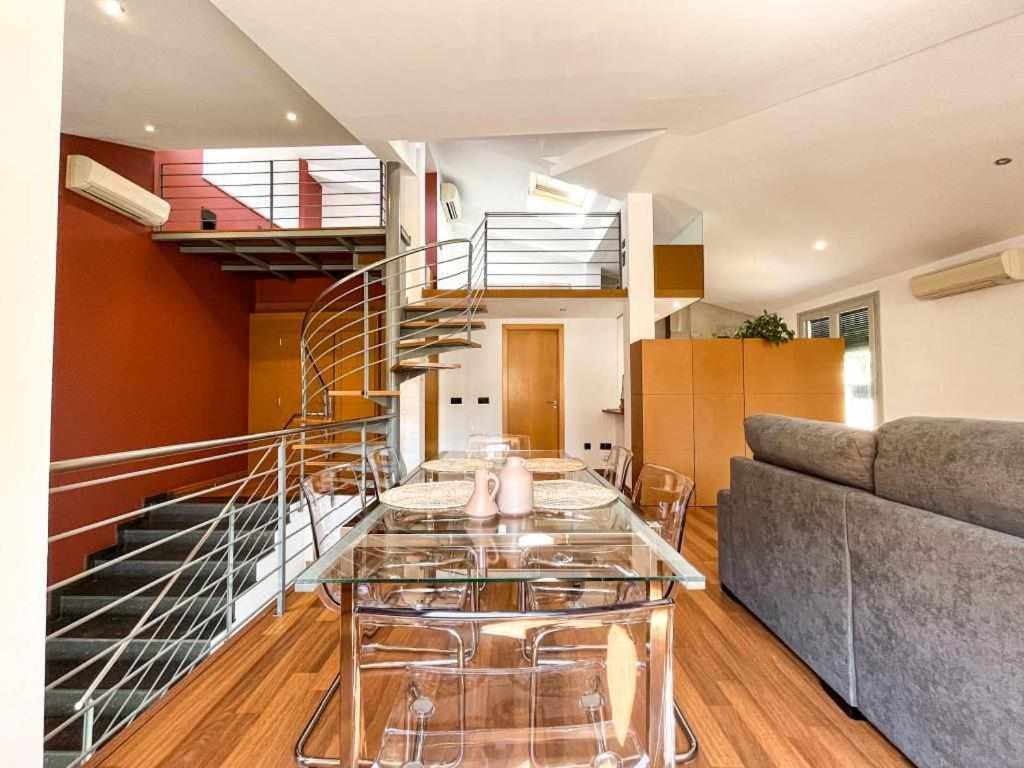 ジローナLoft Cort Reial Atico In The Heart Of The Old Townアパートメント エクステリア 写真