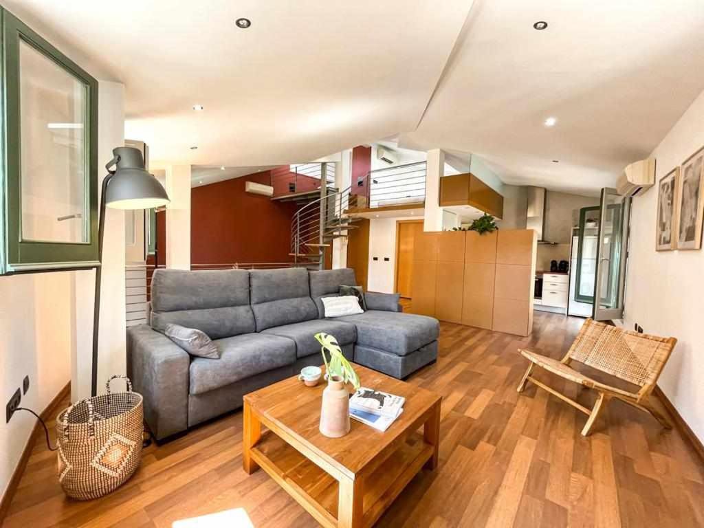 ジローナLoft Cort Reial Atico In The Heart Of The Old Townアパートメント エクステリア 写真